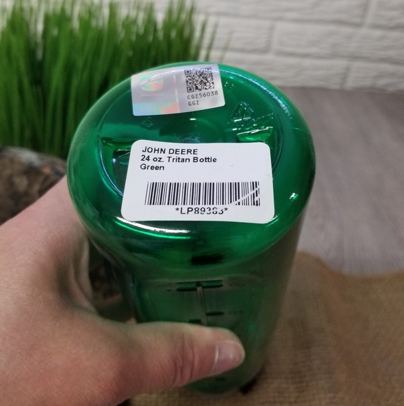 John Deere Camo Cap/Water Bottle Bundle - Picture 9 of 11